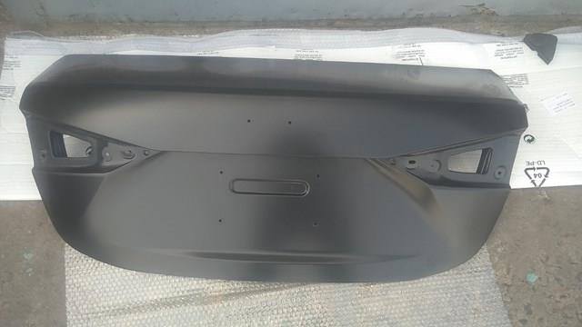 Compre BHY05261XC Mazda Tampa de porta-malas