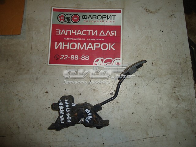 Педаль газа 1600A013 Mitsubishi