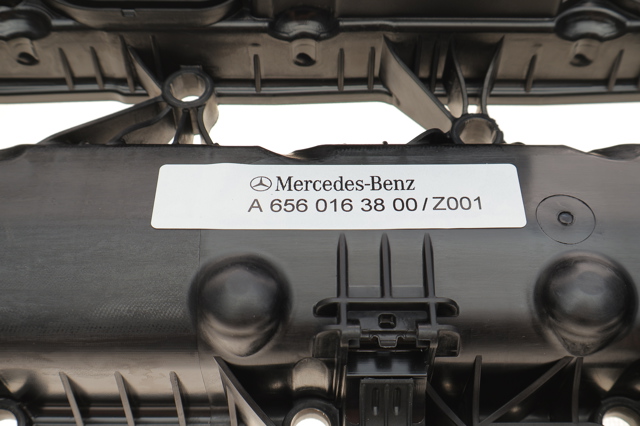 Клапанная крышка 6560107001 Mercedes