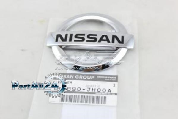 Эмблема крышки багажника (фирменный значок) на Nissan X-Trail T31
