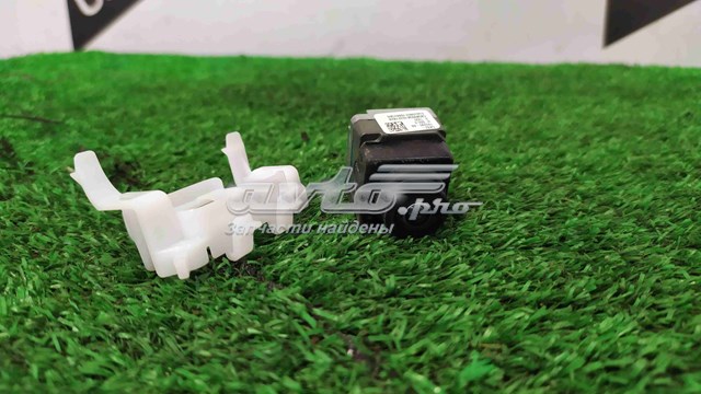 Камера системы обеспечения видимости Land Rover LR076714 цена, от 258.41 USD
