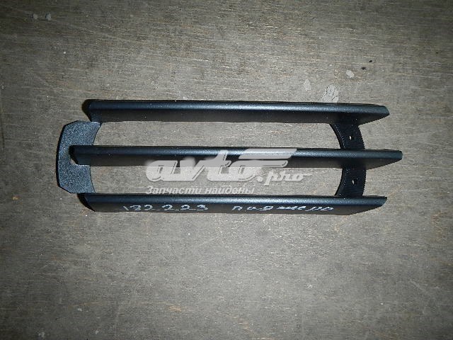 MR496689 Mitsubishi Tampão (grelha) das luzes de nevoeiro do pára-choque dianteiro esquerdo