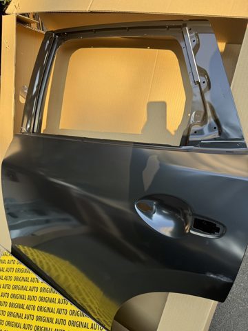 Купить KBY07302XD Mazda Дверь задняя