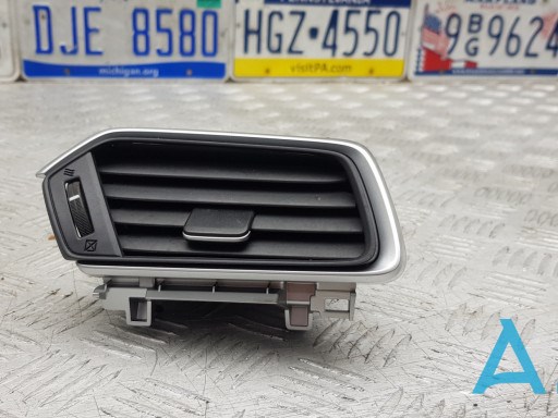 77630TVAA01ZA Honda Решетка воздуховода правая