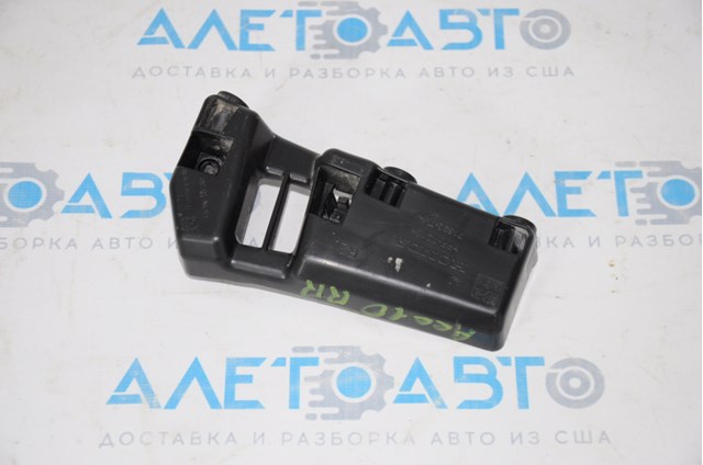 Купить 71592TVAA00 Honda Правый кронштейн крепления бампера заднего