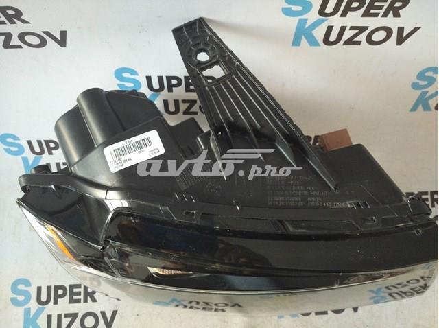 Фара правая Chrysler 68266646AE