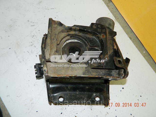 Кронштейн подушки (опоры) двигателя левой 181358 Peugeot/Citroen