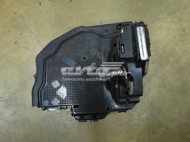 6906033120 Toyota fecho da porta traseira esquerda