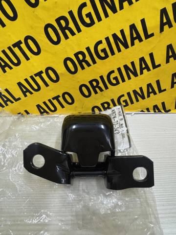 Петля задней двери, правой Mazda KB7W72240 цена, от 9.88 USD