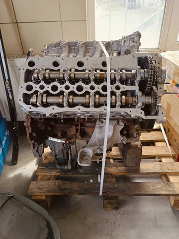 LR035101 Land Rover Мотор в сборе