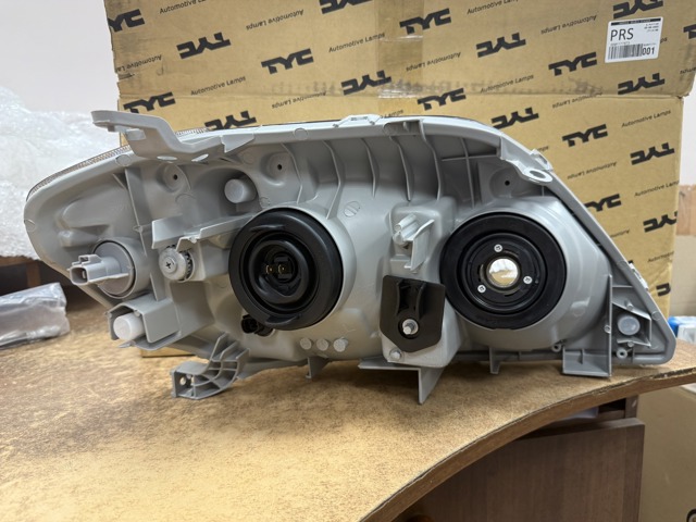 20A266052B TYC Фара