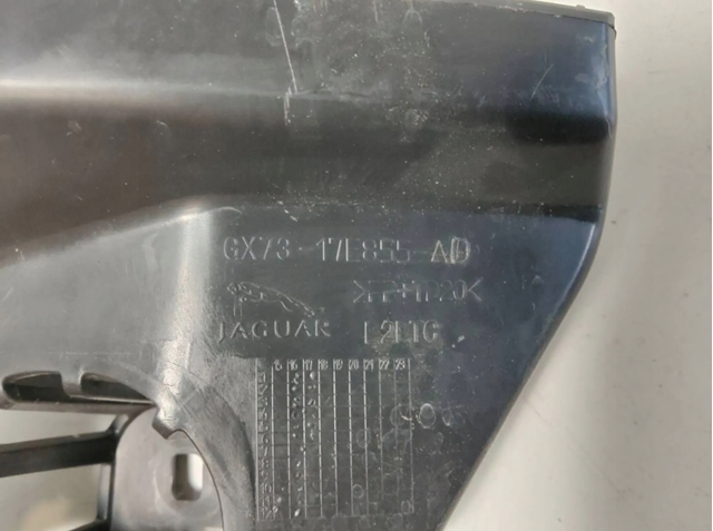 T4N3048 Jaguar Кронштейн бампера заднего центральный