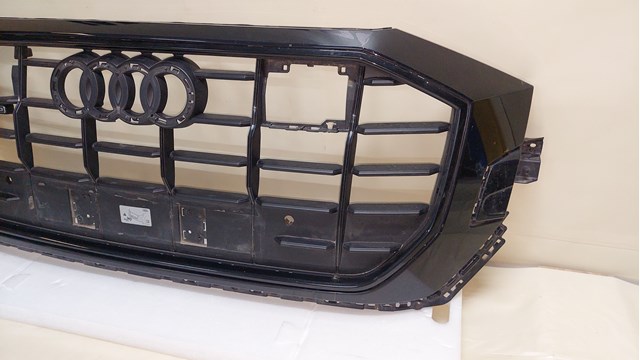 Решетка радиатора 4M8853651AQ VAG