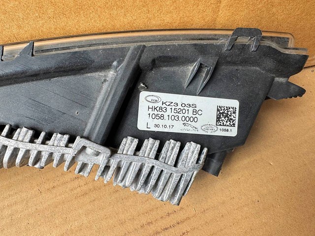 Купить LR093417 Land Rover Противотуманка левая