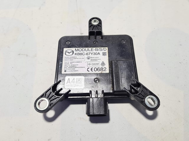 Датчик контроля мертвой зоны задний Mazda KB8C67Y30A цена, от 63.34 USD