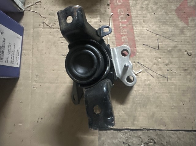 Купить ST123050T150 SAT Правая опора двигателя