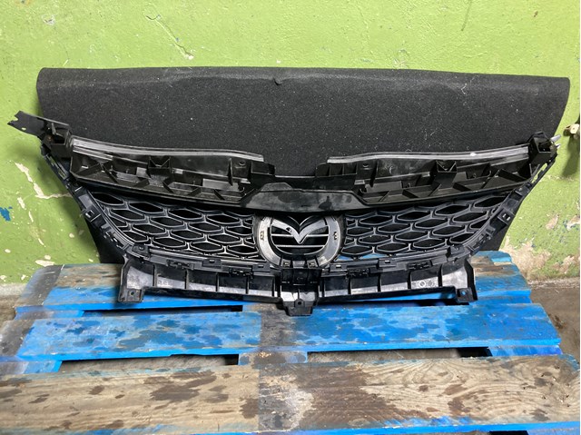 Решетка радиатора TE6950710B Mazda