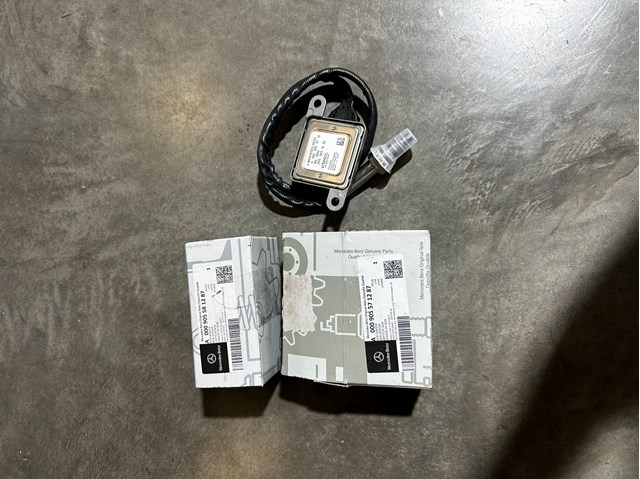 A000905571287 Mercedes 