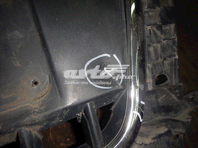 Решетка радиатора 8U0853653H VAG