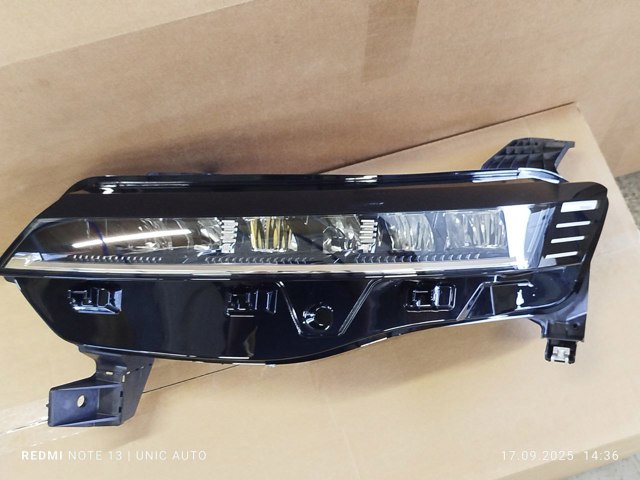 Фара левая Renault (RVI) 260607213R цена, от 564.67 USD