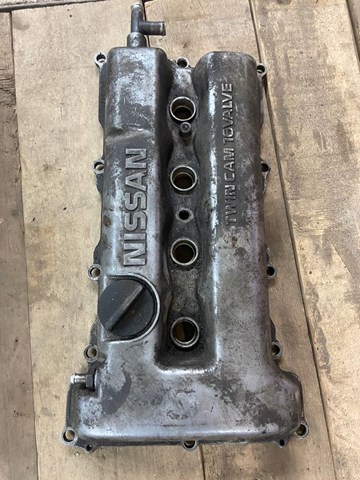 Головка блока цилиндров на Nissan Almera I N15