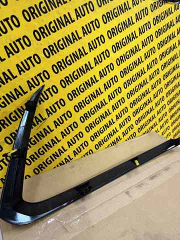 Молдинг переднего бампера, левый Mazda TK4850130A