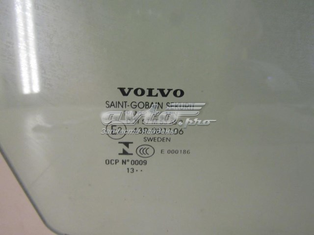 31385411 Volvo Стекло передней двери, правой