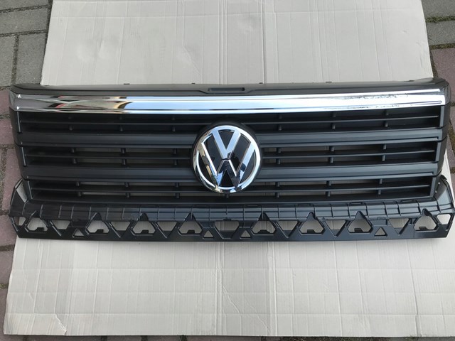 7C0853653 VAG Решетка радиатора