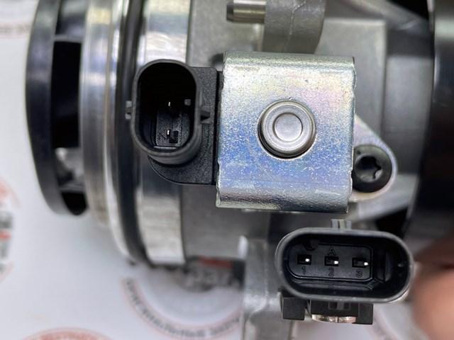 Купить LR125488 Land Rover Насос охлаждения
