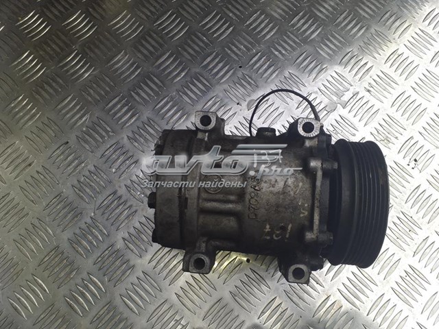 Компрессор кондиционера 8200040681 Mitsubishi