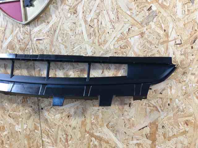 Решетка бампера переднего нижняя 9Y0807684OK1 Porsche