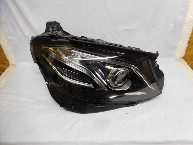 Правая фара A2139062606 Mercedes