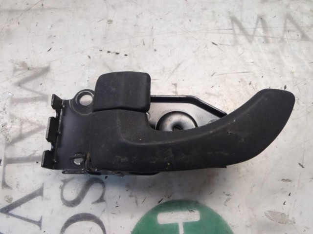 Ручка двери передней внутренняя левая Hyundai/Kia 8261026000OW цена, от 12.67 USD