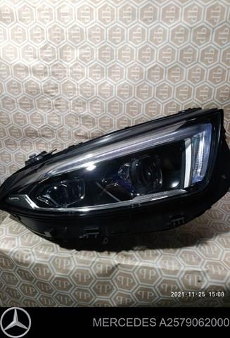 Правая фара A2579062000 Mercedes