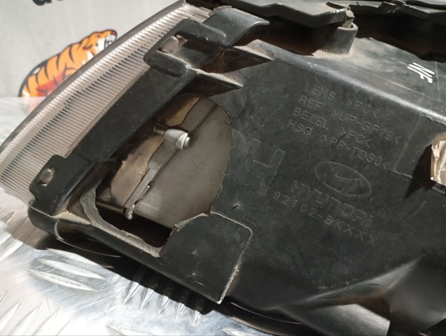 Правая фара 921023KXXX Hyundai/Kia