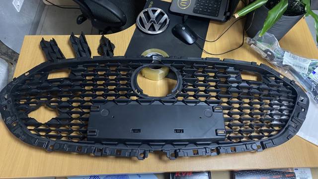 Grelha do radiador Mazda 3  BP