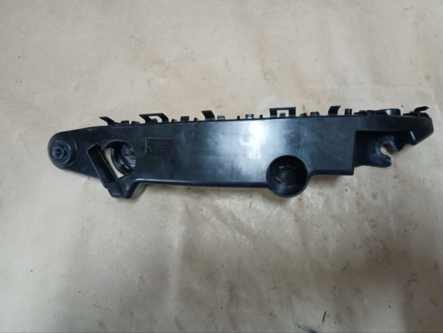 Кронштейн бампера переднего, правый FPS FP5038932