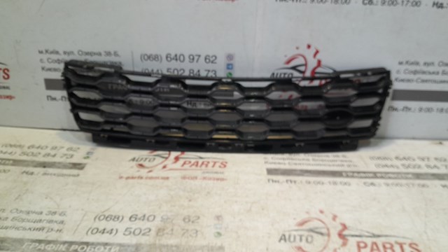 Решетка радиатора LR116508 Land Rover