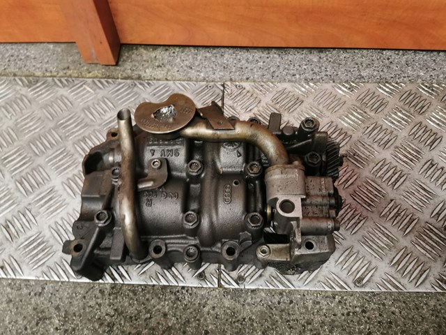 Масляный насос 03G103535B VAG
