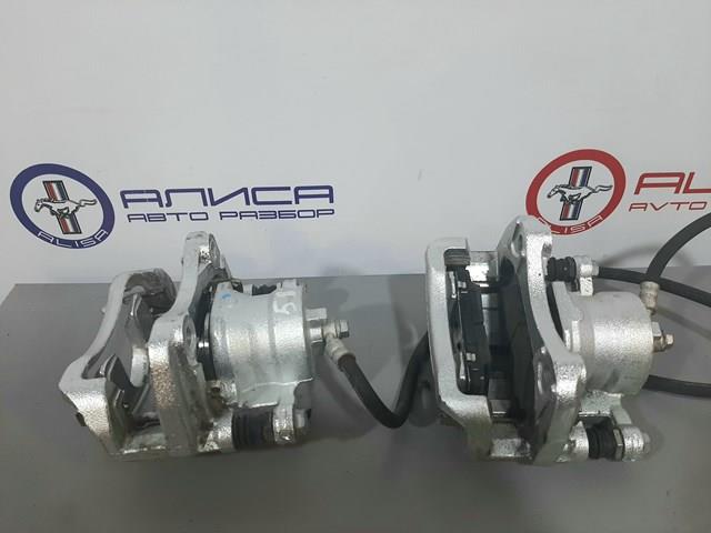 Суппорт тормозной передний правый 410015RB0A Nissan/Infiniti