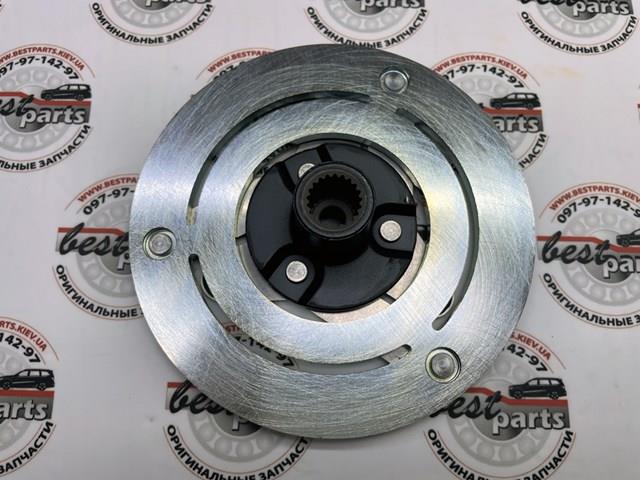 Шкив компрессора кондиционера LR027782 Land Rover