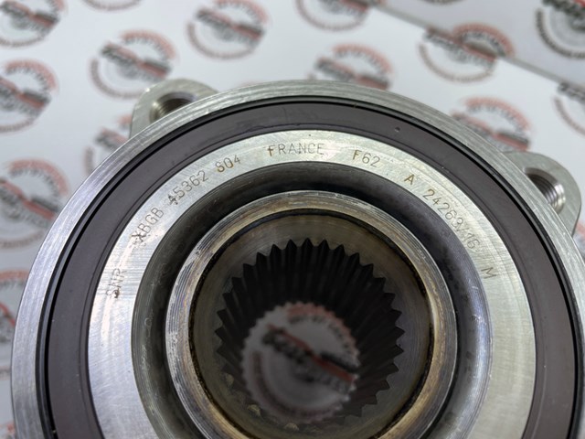 LR178617 Land Rover Ступица колеса передняя