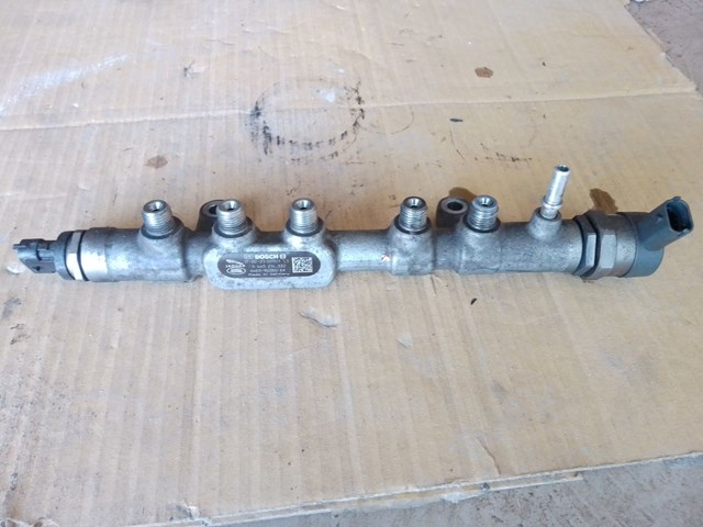 LR073706 Land Rover Топливная рампа