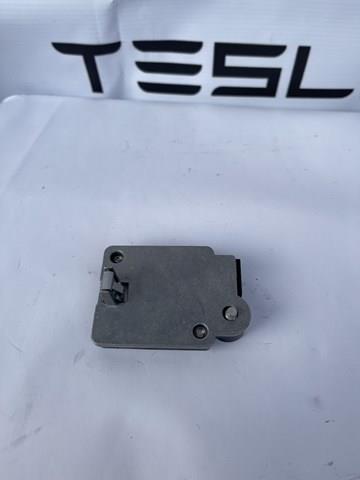  Tesla 160791700G цена, от 63.35 USD