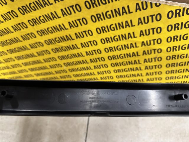 865622W000 Hyundai/Kia Центральная решетка переднего бампера