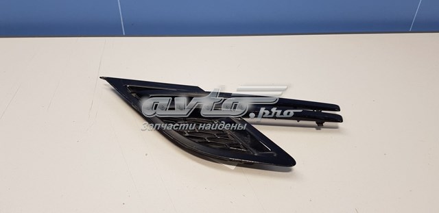 Молдинг крыла переднего левого LR106331 Land Rover