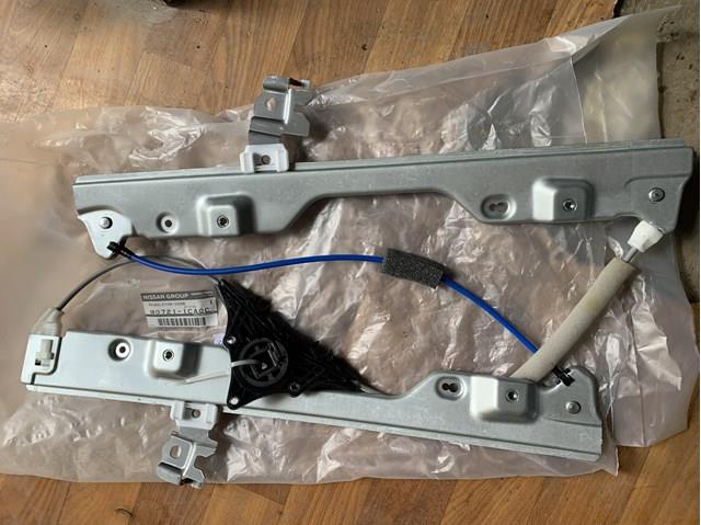 807211CA0A Nissan/Infiniti Механизм стеклоподъемника передней левой двери