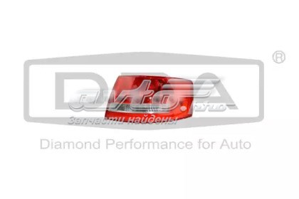 Задня ліва зовнішня фара 89450212402 DIAMOND