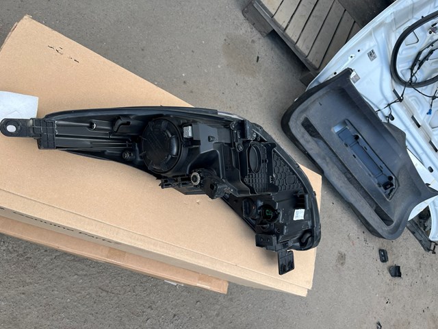 Правая фара 92102F1011 Hyundai/Kia