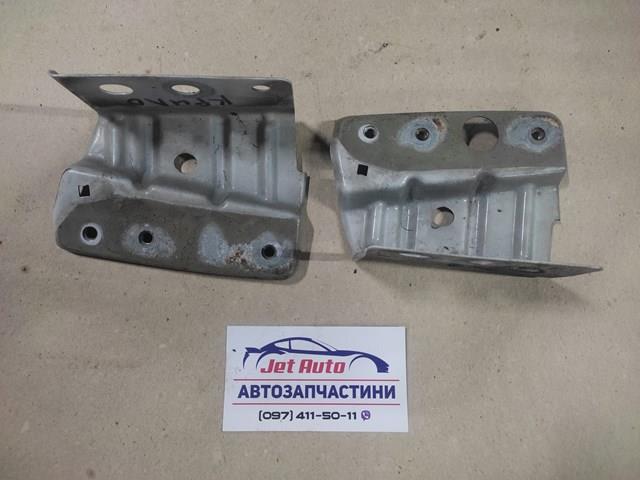 Кронштейн бампера переднего внешний правый F3180BR0MA Nissan/Infiniti